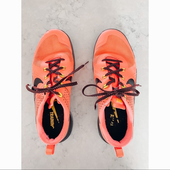Nike original Metcon Flywire training shoes size 10 - Picture 2 of 4